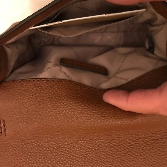 Michael  Kors Cassie Leather Carmel NWT Crossbody Shoulder Bag - Picture 5 of 16